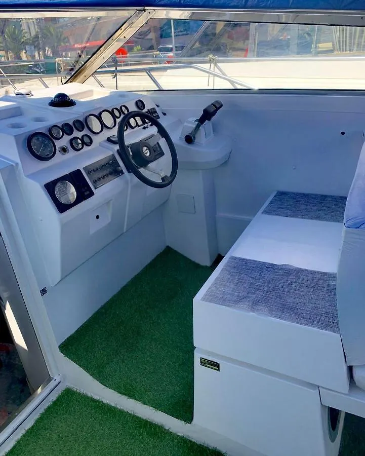 Cozy Private Two Rooms Yacht In Barcelona With Free Parking Sant Adrià de Besòs 0*,  Espagne